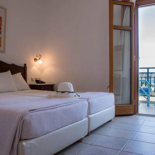 غرفة قياسية بسرير مزدوج أو سريرين منفصلين بإطلالة على البحر، Plaza Beach Hotel 4/7