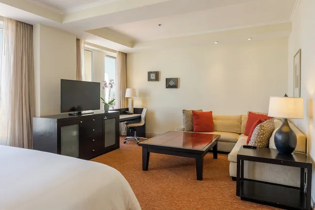 جناح جونيور بسرير كينج بإطلالة على المسبح مع دخول صالة النادي في الطابق العلوي، Intercontinental San Pedro Sula 5/10