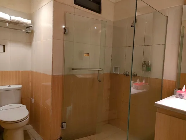 Standard, Twin Beds, Side Wing, Smoking، Hotel Mega Lestari 3/3