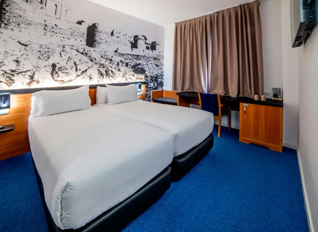 غرفة كلاسيكية بسريرين منفصلين، Holiday Inn Express Onda 1/4