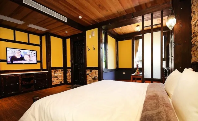 غرفة بسرير كوين بإطلالة على الجبل، Sun Moon Lake Youngquan Hotels 1/4