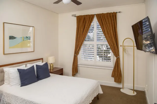 غرفة قياسية بسرير كوين، The Washington Square Inn 2/10