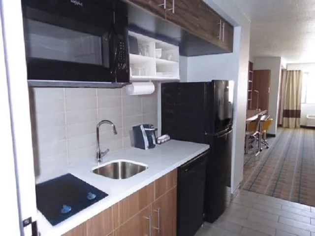 جناح بسرير كينج، MainStay Suites Coeur d Alene, ID 9/9