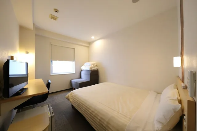 غرفة بسرير مزدوج مع أريكة، Smile Hotel Kyoto Karasuma Gojo 2/5
