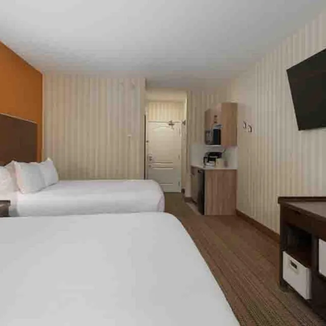 2 Bedrooms, Suite, 1.5 Bathrooms, Four Points By Sheraton Prince George 3/10