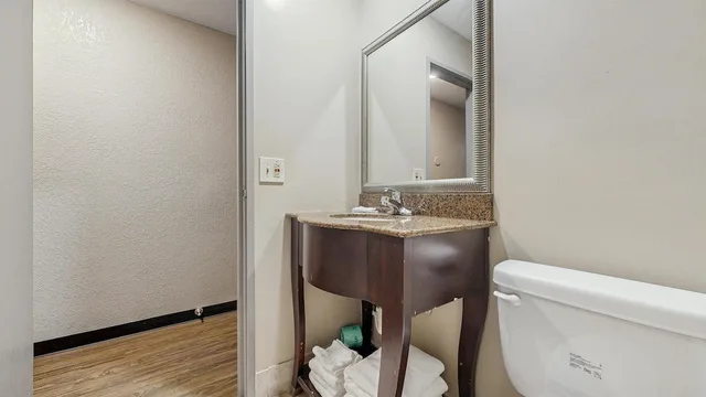 جناح بسريرين كوين مع أريكة للمدخنين، Red Lion Inn & Suites Olathe Kansas City 9/9