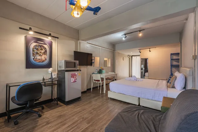 Deluxe, King Bed, City View, Bkk39 Airport hotel 8/10