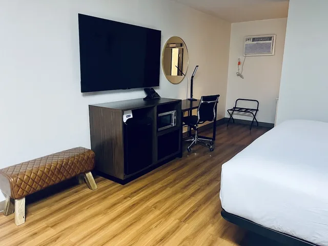 Room, 2 Queen Beds, Travelodge By Wyndham Wall 3/7