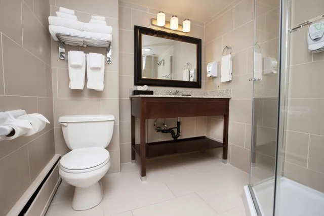 Tower, King Bed, Balcony، Best Western Plus Cairn Croft Hotel 4/7