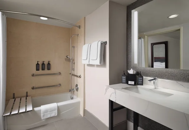 غرفة بسريرين مزدوجين لذوي الإعاقة، Sheraton Ontario Airport Hotel 6/6