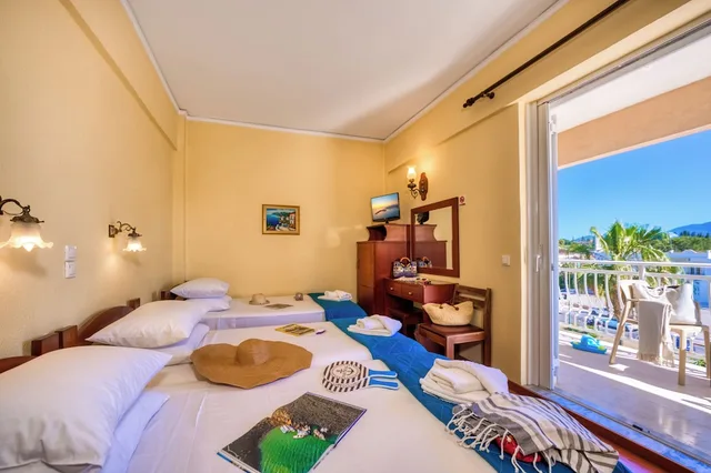 غرفة ثلاثية بسرير مزدوج وسرير فردي، Sunset Hotel Corfu 4/10
