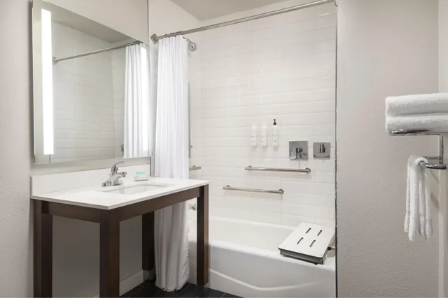 غرفة بسرير كينج، Four Points by Sheraton Tucson Airport 5/9