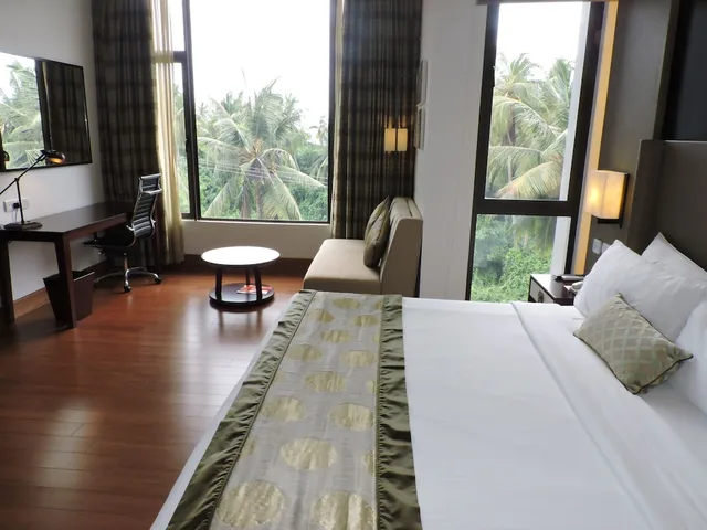غرفة بريميوم بسرير كينج، Vivanta Colombo Airport Garden 3/6