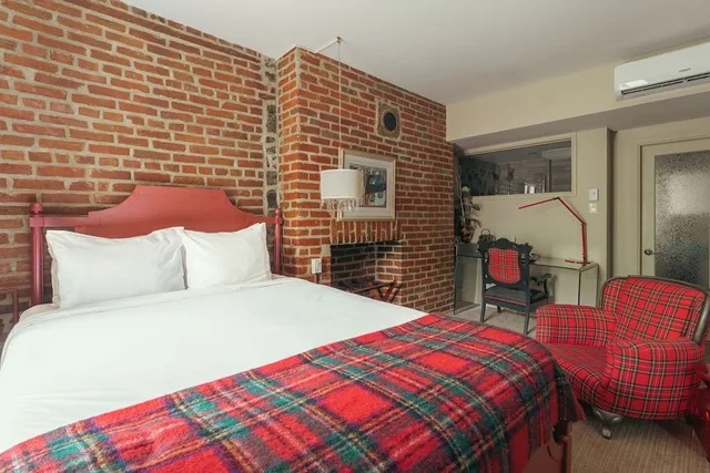 غرفة ديلوكس بسرير كوين، Auberge Place D Armes 2/10