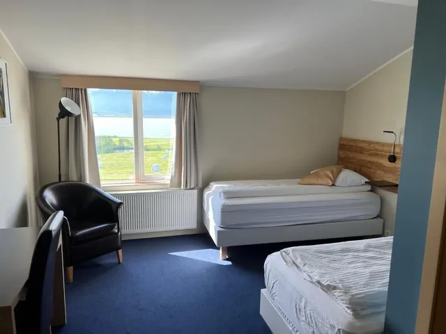 غرفة قياسية بسريرين منفصلين بحمام خاص، Hotel Natur - Leifshus 1/3