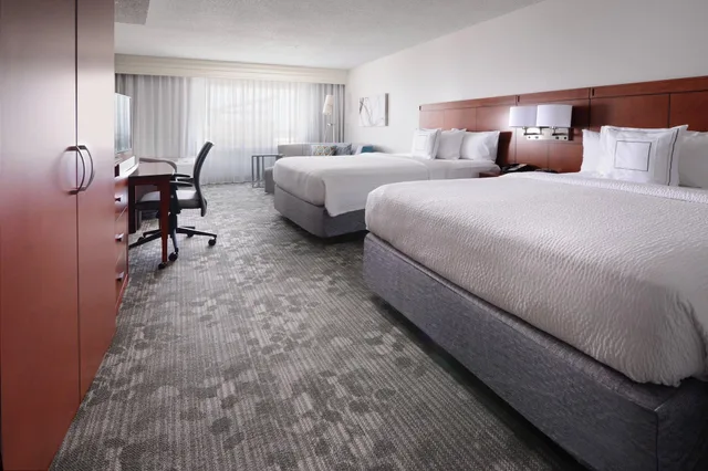 Room, Multiple Beds, Accessible، Courtyard Houston Pearland 1/2
