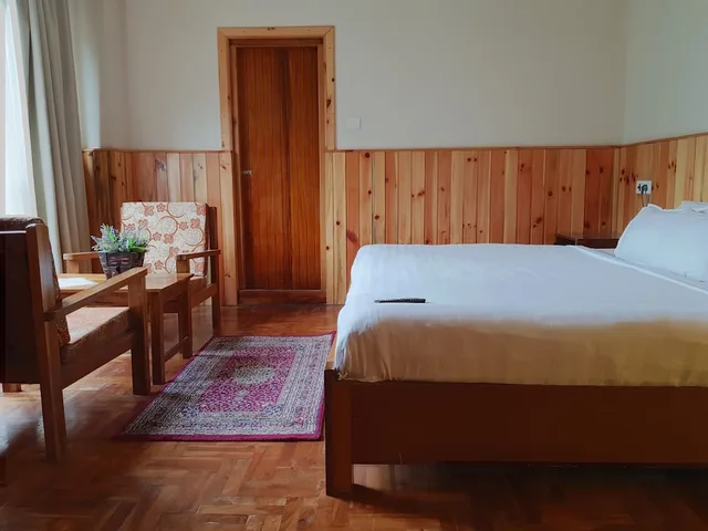 Deluxe, Double Bed, Khamsum Inn 4/10