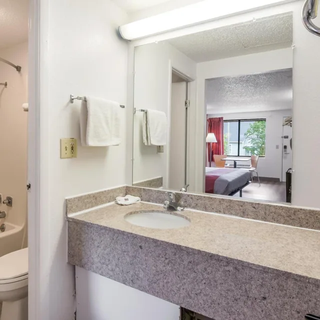 غرفة ديلوكس بسرير كينج للمدخنين، Motel6 Salem, VA 9/10