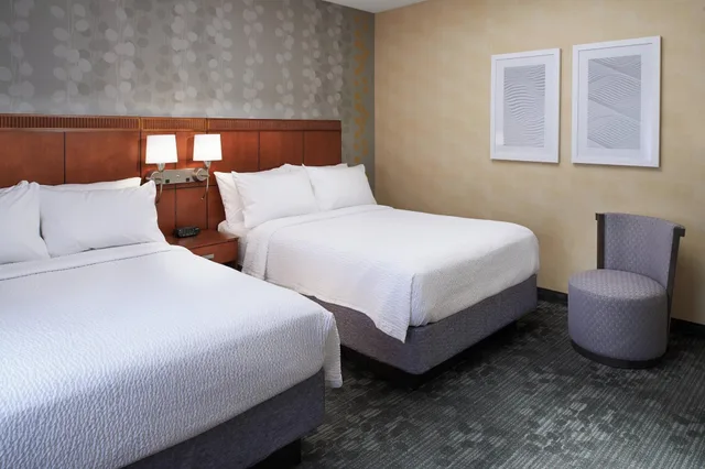 غرفة رباعية لذوي الإعاقة، Courtyard Detroit Dearborn 2/4