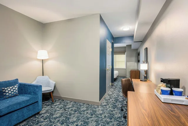 غرفة قياسية بسرير كينج مع أريكة، Country Inn & Suites By Radisson Manchester Airport Nh 5/5
