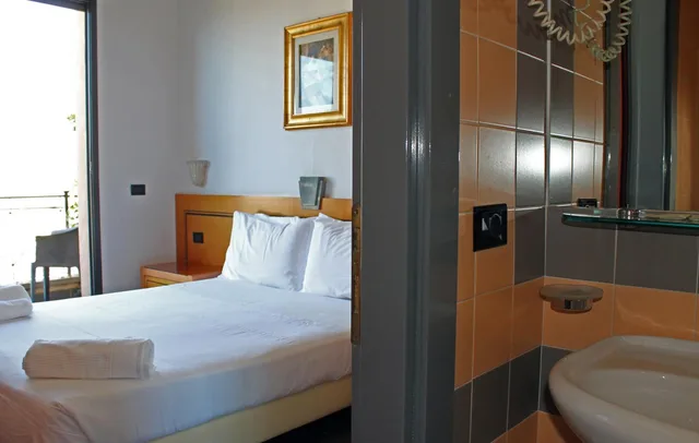 Room, French Bed, Sea View، Best Western Hotel Nettunia 5/8
