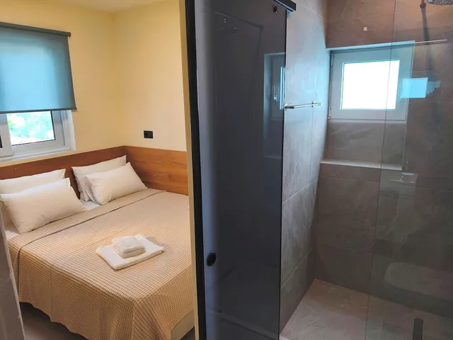 2 Bedrooms, Deluxe, Apartment, 2 Queen Beds, 2 Bathrooms، Villa Maroula 3/10