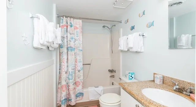 Condo, Premium, 2 Double Beds, King Bed, Bay View, Sofa, Balcony، Bay Club Resort 5/7