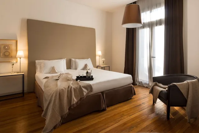 Suite, King Bed, Esplendor by Wyndham Montevideo Cervantes 5/10