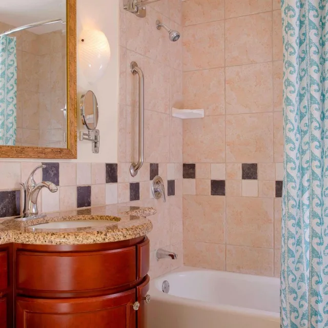 غرفة بسرير كينج بإطلالة على الجبل بشرفة مع أريكة، Marriott S Ko Olina Beach Club 6/6