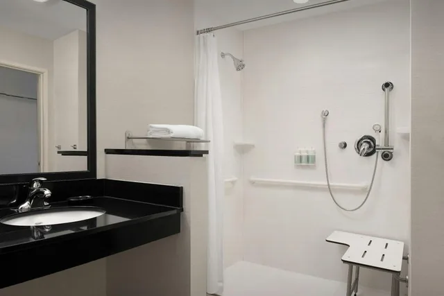 Room, 2 Double Beds, King Bed, Accessible, Fairfield Inn & Suites The Dalles 3/4