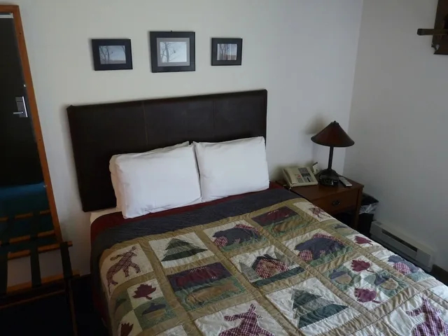 غرفة اقتصادية بسرير كوين بإطلالة على النهر، RiverBank Lodge 1/1