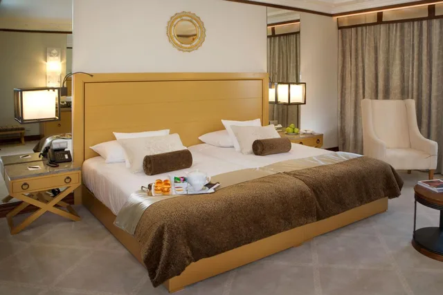 Grand Deluxe Double Room 3 pax، Grande Real Villa Italia Hotel and Spa 4/8