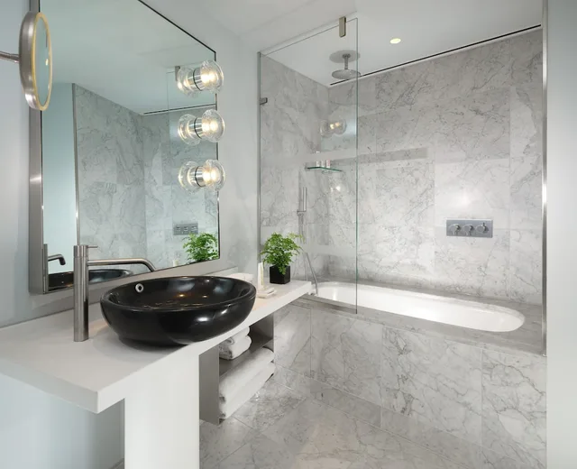 جناح بسرير كوين، Sea Containers London 1/1