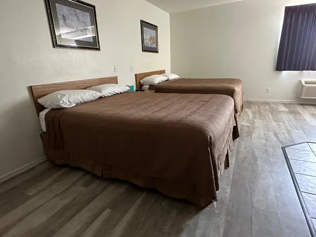 غرفة بسريرين كوين، Jolly Roger Hotel 3/5