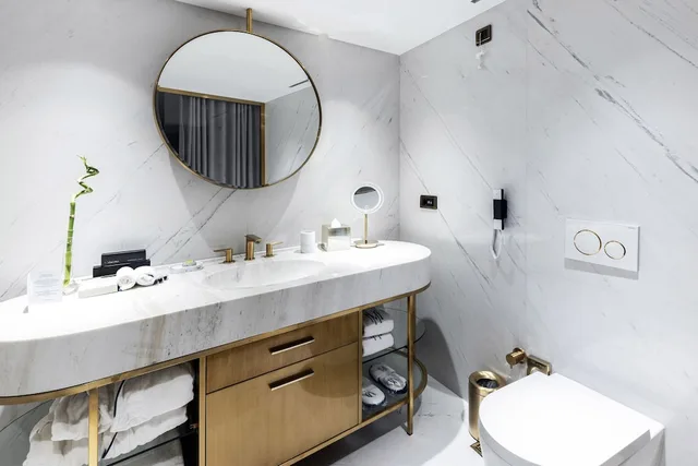 Princess, Suite, King Bed, City View, Sofa، The Maestro Hotel 3/3