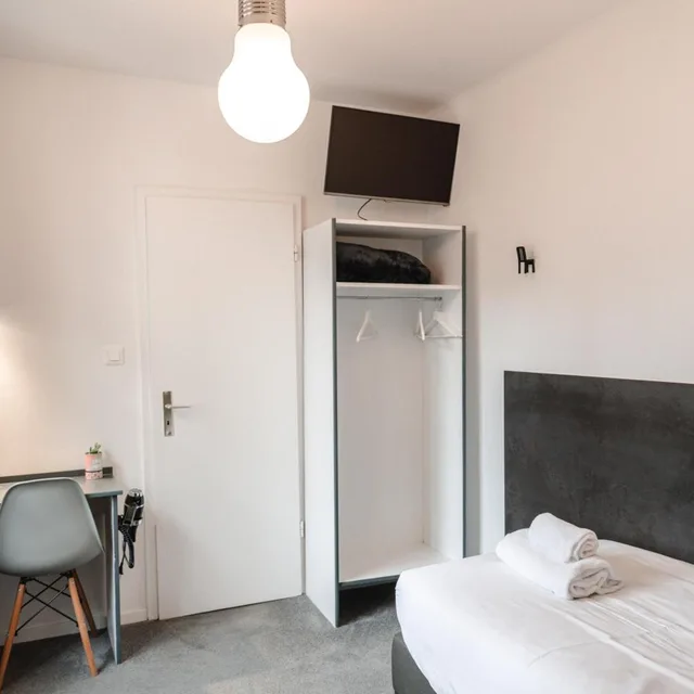 غرفة كلاسيكية مفردة، Hotel des Arts 3/13