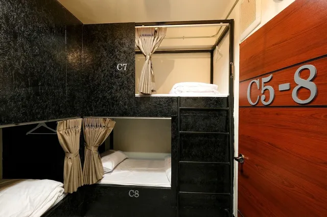 سكن مشترك مختلط، Salee Hostel 3/5
