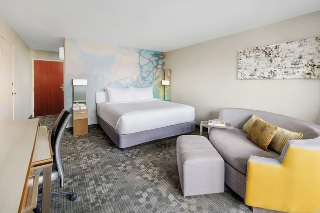 غرفة بسرير كينج، Courtyard Palmdale 5/7