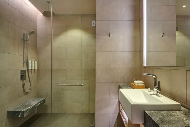 غرفة بسرير كينج بإطلالة على المدينة، Courtyard Melaka 2/2