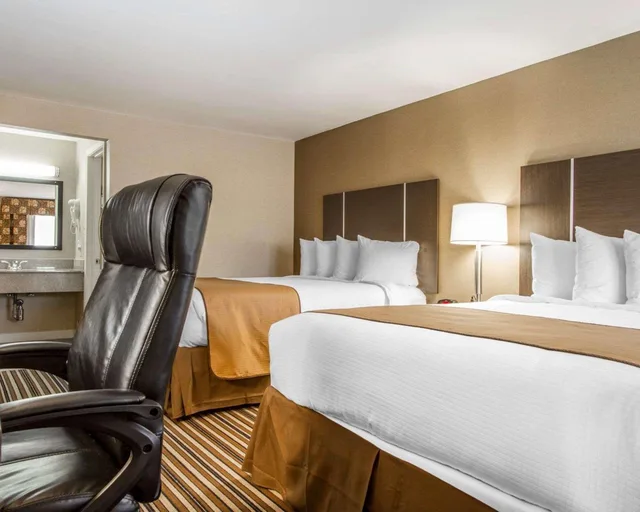 غرفة رباعية بسريرين كوين، Quality Inn & Suites South Portland, ME 7/10
