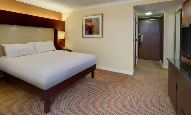 غرفة بسرير كوين لذوي الإعاقة، Hilton Birmingham Metropole 1/10
