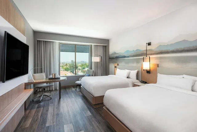 غرفة قياسية بسريرين كوين، Courtyard By Marriott Los Angeles Monterey Park 2/4