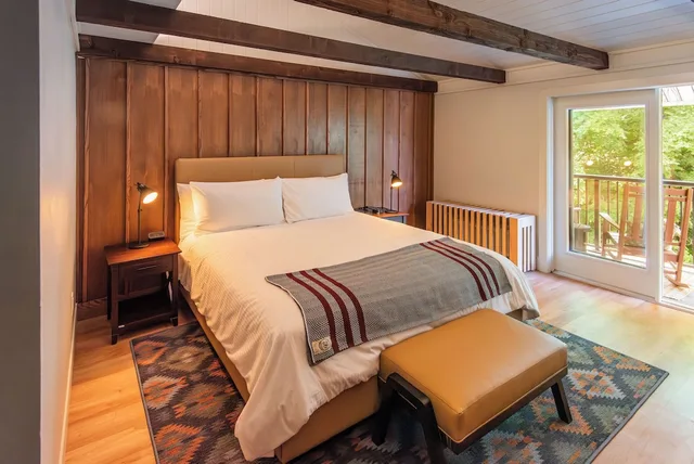 Majestic, King Bed، Historic Rocky Waters Inn, A Small Luxury Hotel 1/3