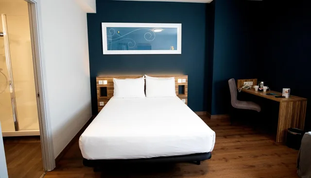 غرفة عائلية بسرير مزدوج مع أريكة، Travelodge Madrid Metropolitano 4/6