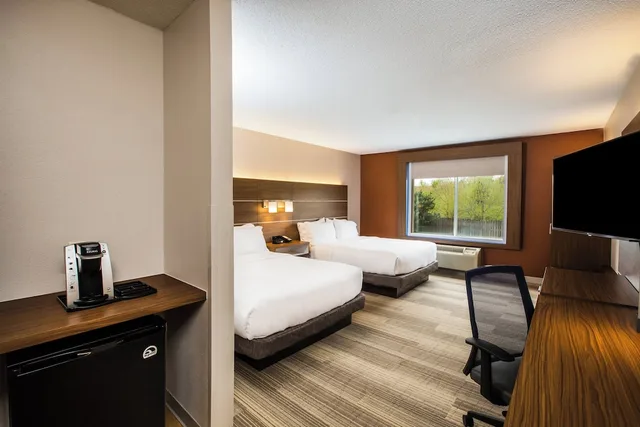 غرفة قياسية بسريرين كوين، Holiday Inn Express Hotel & Suites Bellevue-Omaha Area 4/5
