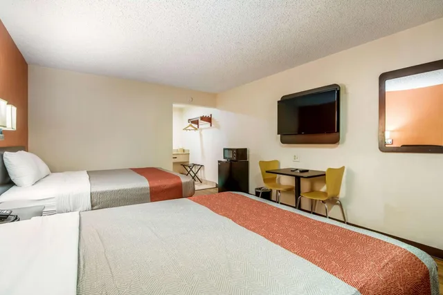 غرفة بسريرين كوين للمدخنين، Motel6 Winnie Tx 2/8