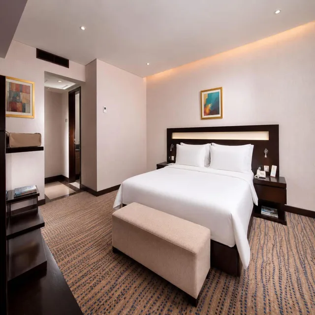جناح بسرير كينج، Golden Tulip Bahrain 1/8