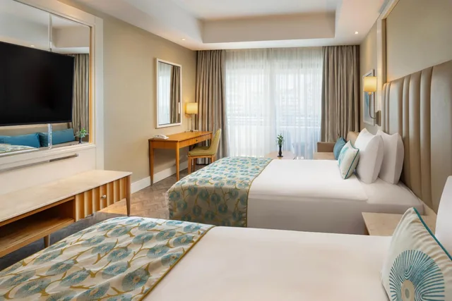 Standard, Double Bed, Land View، Titanic Deluxe Lara 4/9