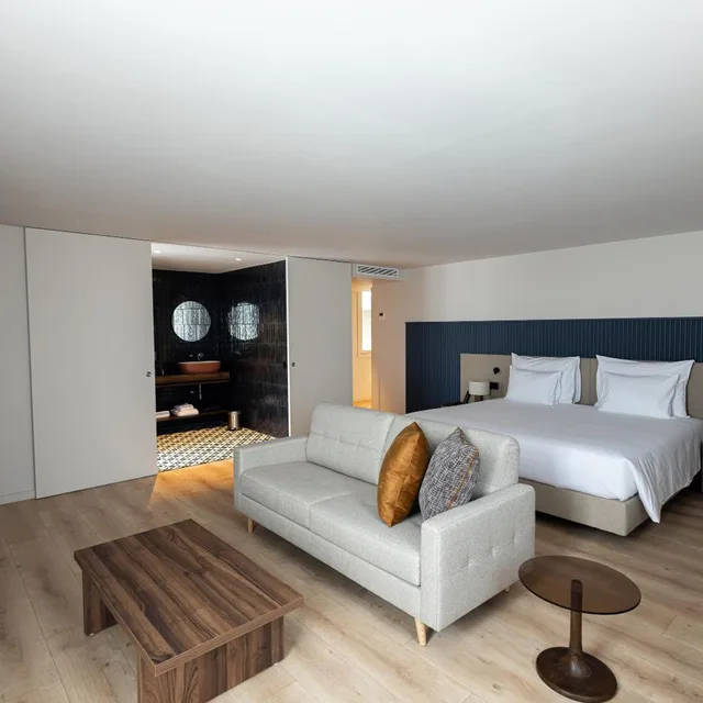 جناح جونيور بسرير كينج، Hotel Braga Falperra 2/3