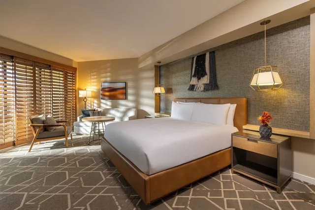 Signature, King Bed, Balcony or Patio, Sunset Wing, Accessible، Fairmont Scottsdale Princess 2/5